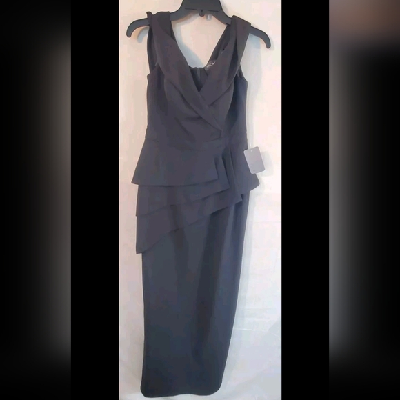 Xscape Dresses & Skirts - XSCAPE Women’s Size 10 Black Off the Shoulder Scuba Crepe Gown Dress New Tags